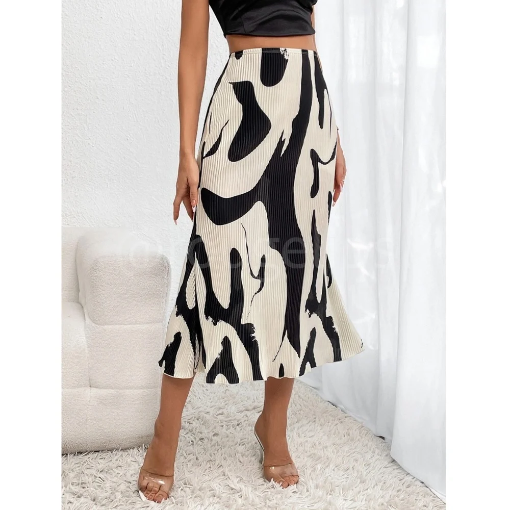 Pleated Black on Off White Midi Skirt Graphic Print - Picture 5 of 9